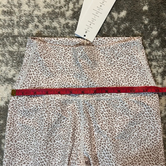 ALLFENIX Clay Cheetah 7/8 Leggings NWT - Picture 9 of 9